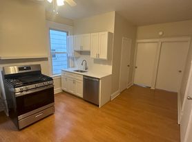 7 Woodland Ave