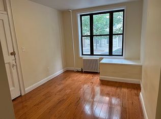 25-43 38th St #1, Astoria, NY 11103