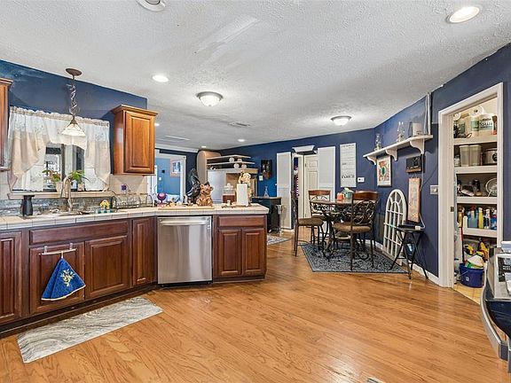 4th image of 5059 BERNADETTE DRIVE