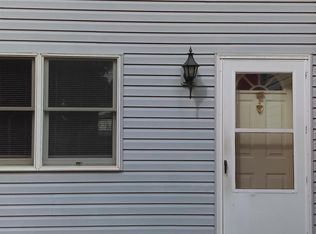 652 Broadway APT C, Hanover, PA 17331