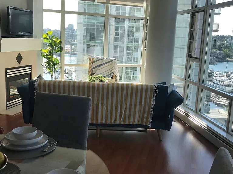 198 Aquarius Mews — Photo 63