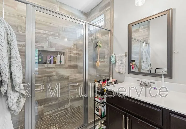 604 Alvin Rd — Photo 23