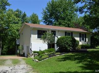 14 Meadow Rdg, Festus, MO 63028