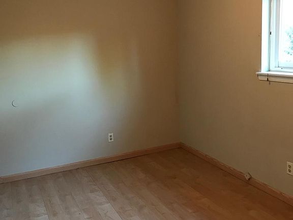 3rd image of 2825 N Sunny Ln