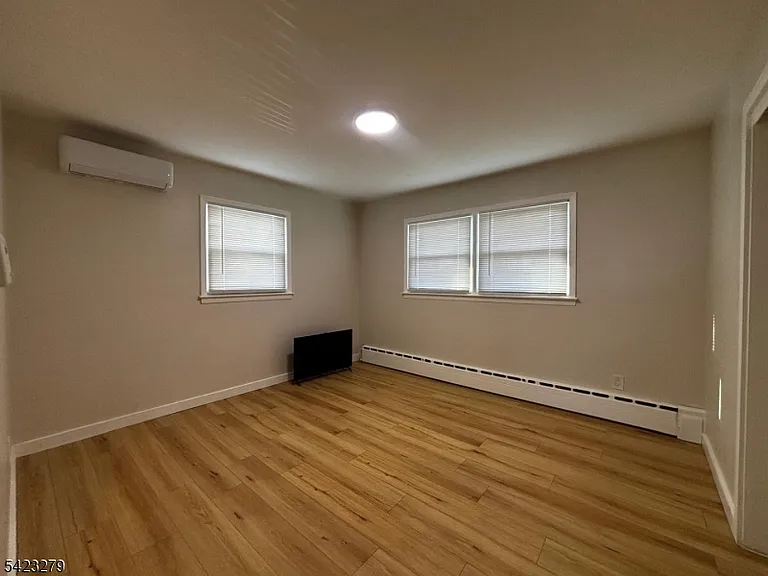 520 Spencer St — Photo 5