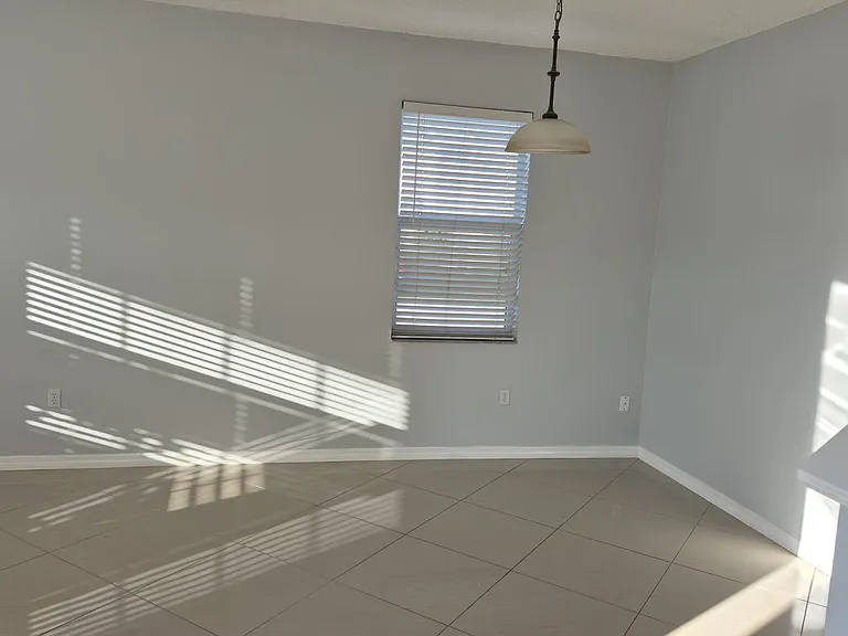 5744 Vista Linda Dr — Photo 5