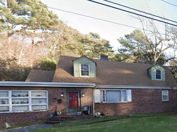 8518 Circle Dr, Norfolk, VA 23503