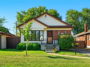 940 Brucedale Ave E, Hamilton, ON L8T 1L9