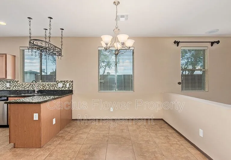 2624 W Beautiful Ln — Photo 7