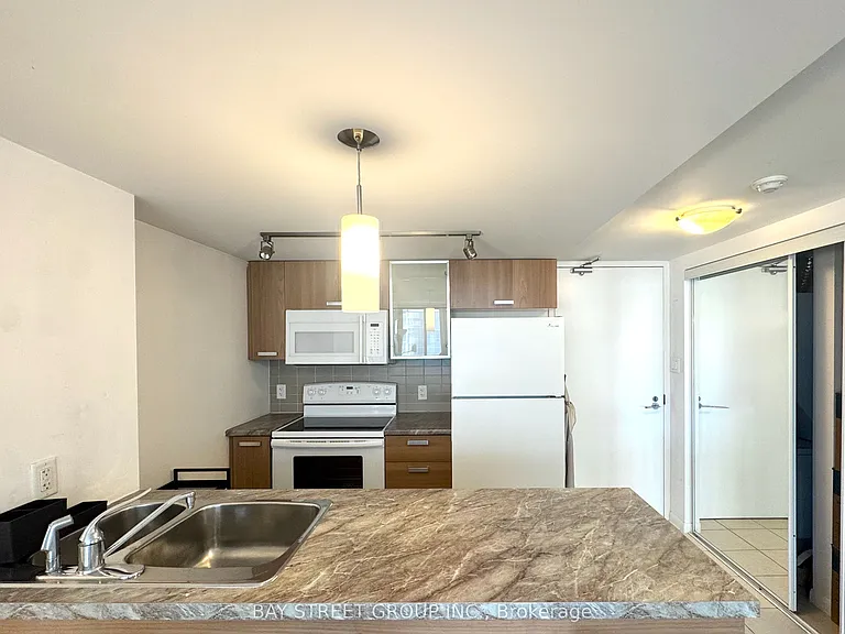 38 Grenville St #1309 — Photo 2