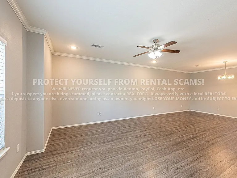 1272 N Corsica Dr — Photo 2