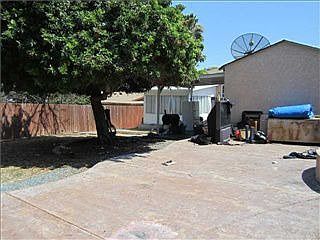 3rd image of 1137 E 3rd St