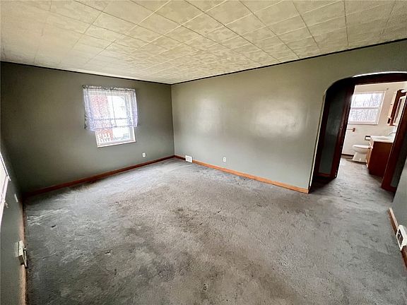 3rd image of 756 Morgantown Rd S