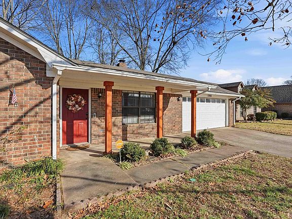 2nd image of 1906 Arrowhead Ln