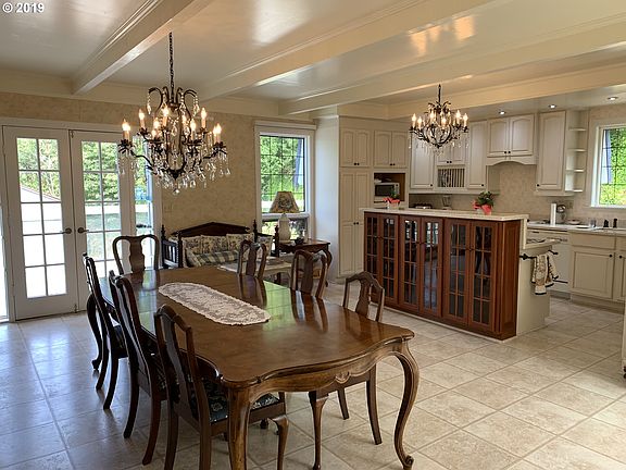 5th image of 404 Bell Ln