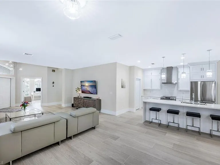 8260 Laurel Lakes Blvd — Photo 9