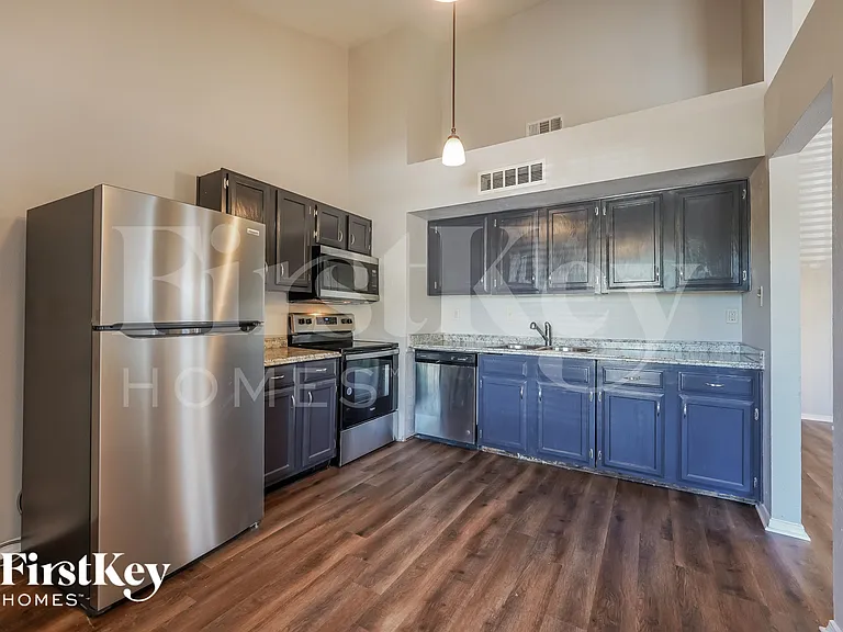 415 Justice Dr — Photo 5