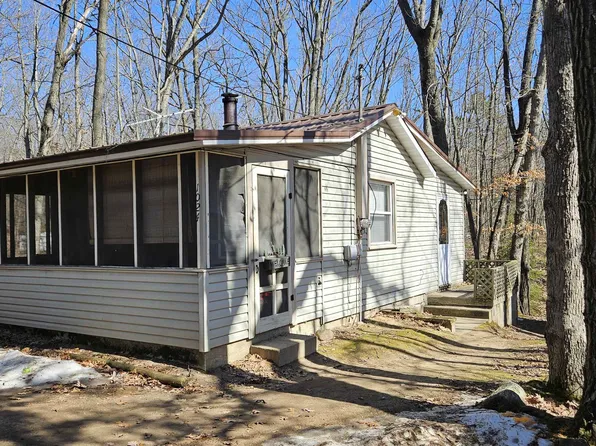 1024 James St, Harrison, MI 48625