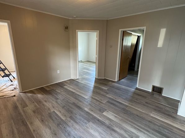144 Campbell Ave