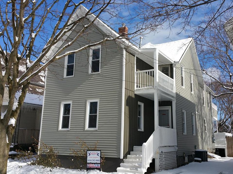 1st image of 950 Fremont Ave NW