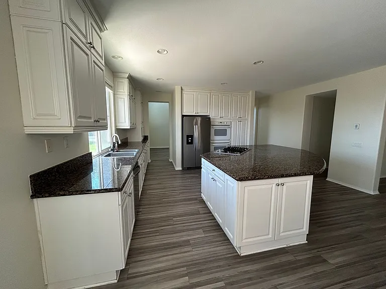 45260 Saint Tisbury St — Photo 7
