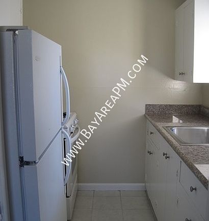4th image of 176 Duane St APT 8
