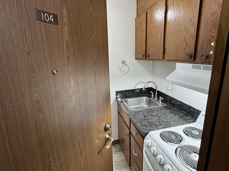 Bryn Mawr Plaza Apartments — Photo 4