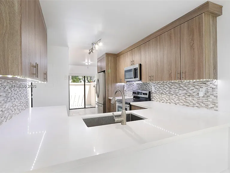 8124 SW 87th Ter — Photo 15