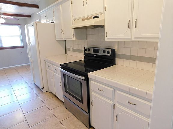 3rd image of 2624 NW 77th St