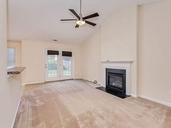 5th image of 113 Dellwood Dr