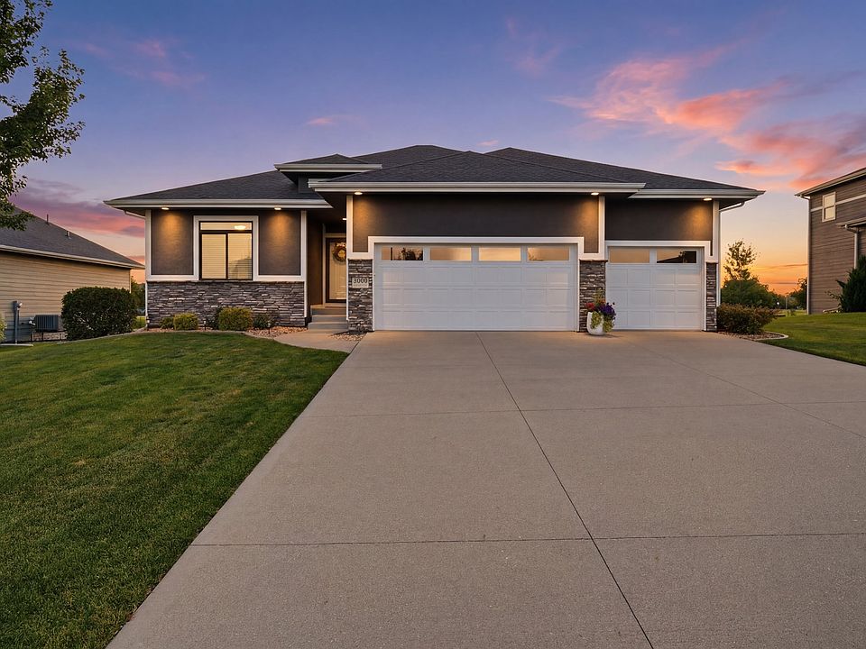1st image of 4002 NE Bellagio Cir