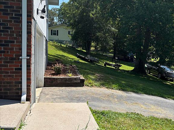 5th image of 105 Nelson St