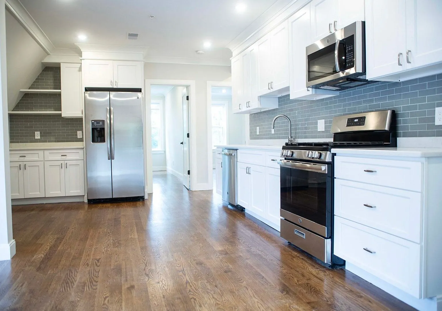 Fantastic Allston 4-bed, 2-bath — Photo 2