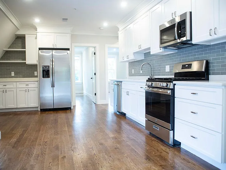 57 Quint Ave #3 — Photo 9