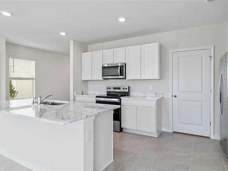 3394 Hilltop Cir — Photo 10