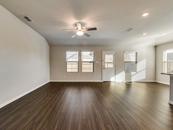 3rd image of 437 Ella Ln
