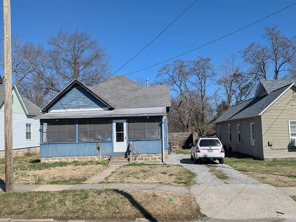 404 W Sycamore St, Carbondale, IL 62901