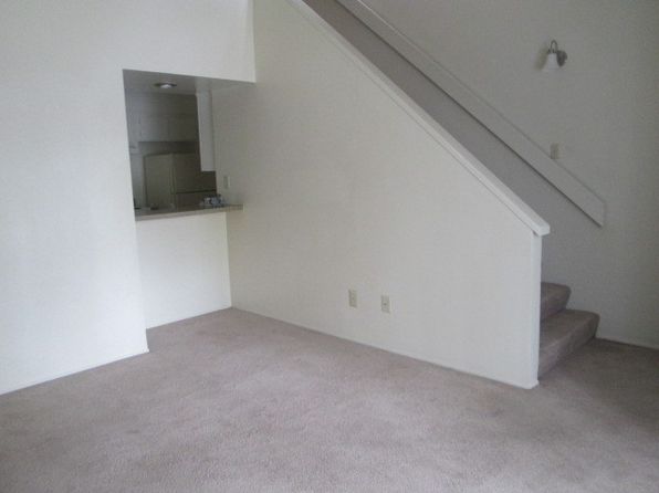 Vernon Vista Townhomes | 2401 Eric Way, Bakersfield, CA