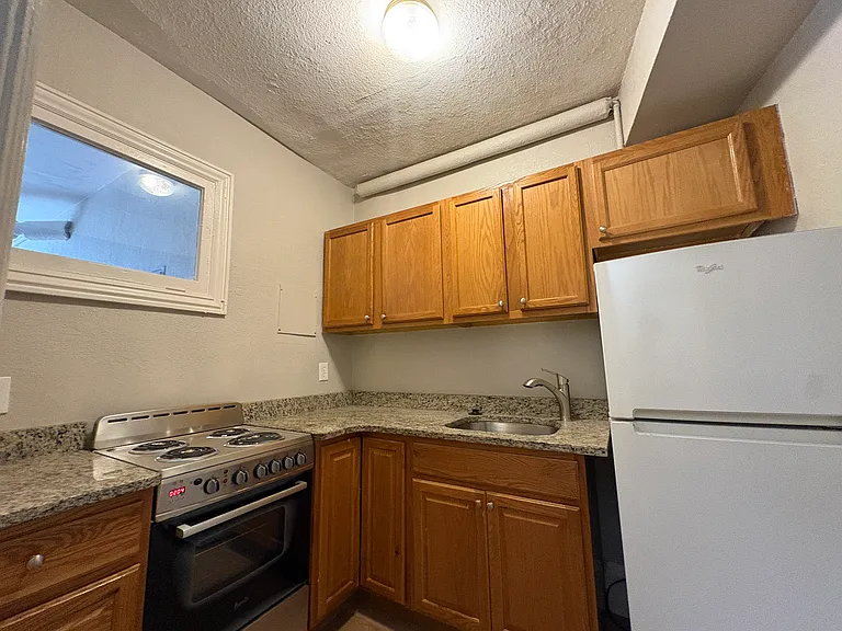 10 Sewall Ave #1 — Photo 6