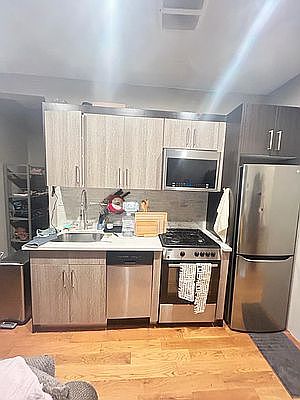 2nd image of 306 Linden St APT 1