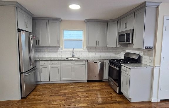 4th image of 1054 Bond St