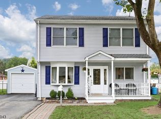 4 Dickens Pl, Haskell, NJ 07420
