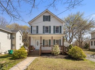 33 Woodside Ave, Newton Town, NJ 07860