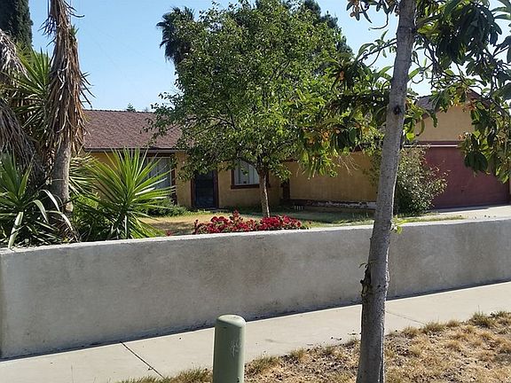 2nd image of 1546 Clock Ave