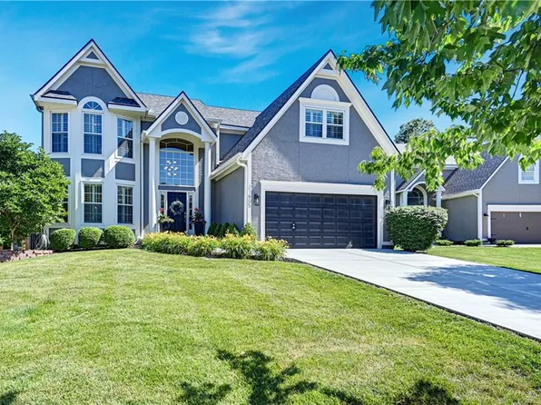 21605 W 97th Ter, Lenexa, KS 66220