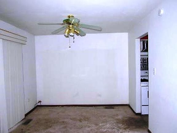 4th image of 1023 E 151st St Unit 1E