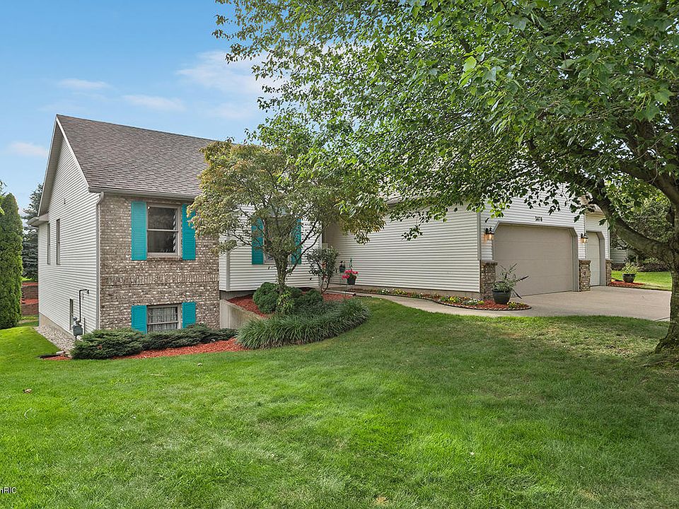 1st image of 3070 Crestbrooke Dr