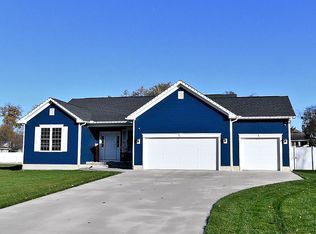 5270 Sabrina Ln NW, Warren, OH