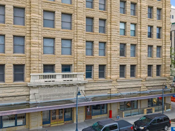 100 N 12th St APT 901, Lincoln, NE 68508