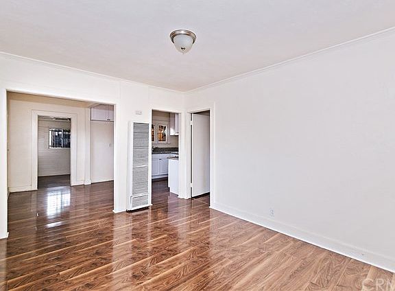 4th image of 1216 W 91st St